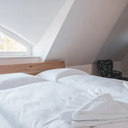 Reethus Reethus 1 Born