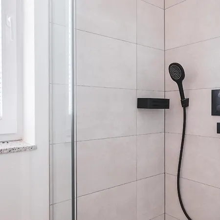 Reethus Reethus 1 Born